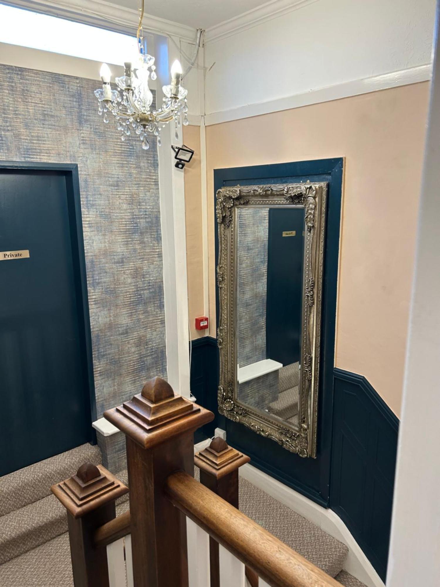סקגנס Knighton Lodge מראה חיצוני תמונה