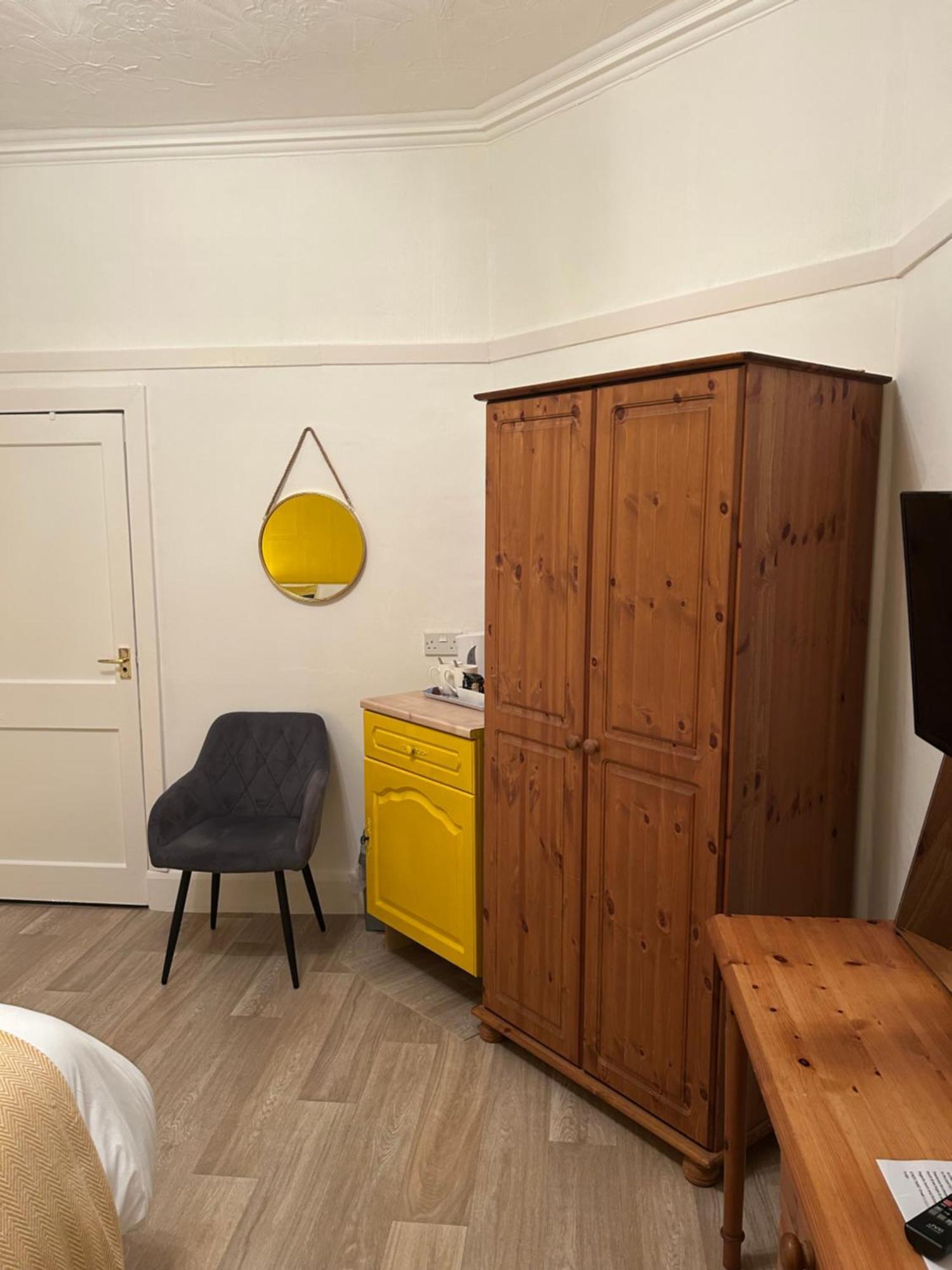 סקגנס Knighton Lodge מראה חיצוני תמונה